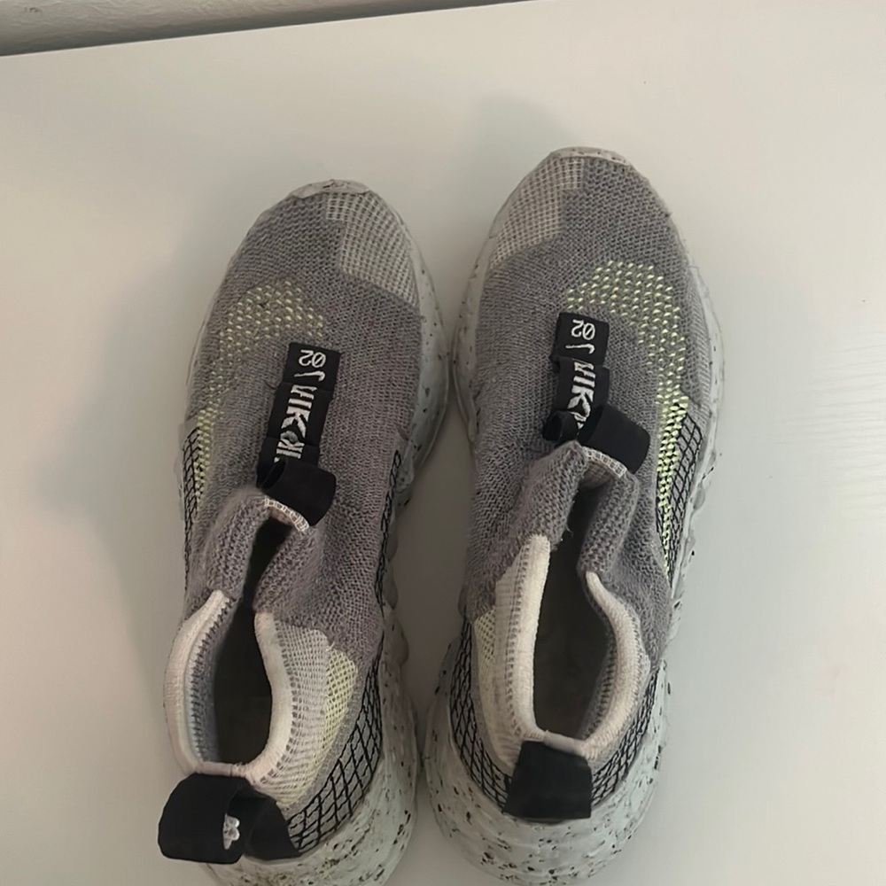 nike space hippies mens 7.5, womens 9